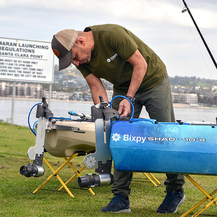 This is the Bixpy Versa Rudder with V-Arm™ Steering in in action being attached to the Bixpy boat.