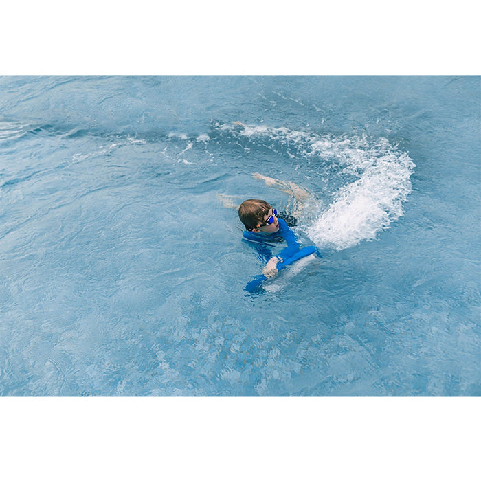 This is the blue Asiwo Mako Electric Kickboard being held by a child to swim to the surface of the pool.