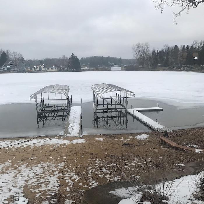 EasyPro DKDW60 Dock Bubbler System protectects 2 dock slips from encroaching ice.