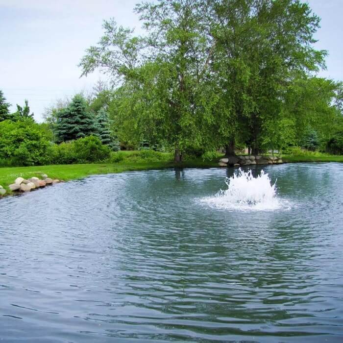 Scott Aerator 1½ Hp Boilermaker Aerator in a large pond.