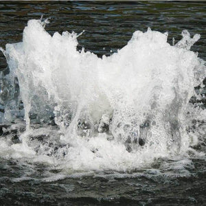 Scott Aerator Boilermaker Aerator 1 Hp bubbles the water to keep it flowing, close up view of the splashy that the Scott Aerator 1 Hp Boilermaker Surface Aerator makes.