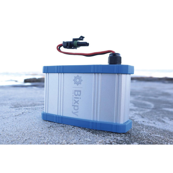 PP-77-LW 6V Live Well and Bait Tank Battery on the sand front view